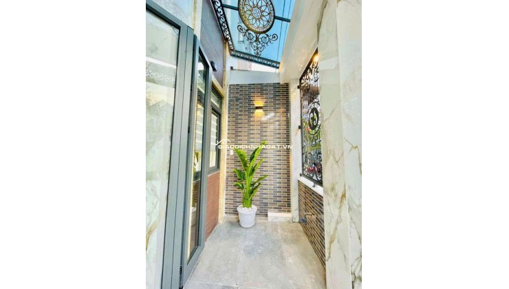 Nhà bán lô góc 2 mặt tiền Lê Văn Quới, trước nhà đường rộng thoáng, 4,3 x 14, 8,8 tỷ